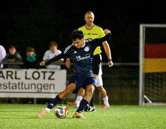 22.09.2026, xpsx, Fussball Hessenpokal Achtelfinale, Germania Doernigheim - TSV Steinbach Haiger v.l. Anas Charkaoui (Dörnigheim) Maintal Hessen Deutschland (DEU)