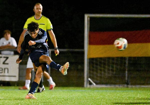 22.09.2026, xpsx, Fussball Hessenpokal Achtelfinale, Germania Doernigheim - TSV Steinbach Haiger v.l. Anas Charkaoui (Dörnigheim) Maintal Hessen Deutschland (DEU)