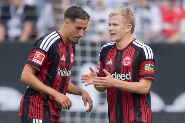 Eintracht Frankfurt - SC Freiburg, 1. FBL Younes Ebnoutalib (Eintracht Frankfurt, 11) und Jonathan Burkardt, Jonny Burkardt (Eintracht Frankfurt, 9). Bundesligaspiel zwischen Eintracht Frankfurt und dem SC Freiburg am 19. September 2026 im Deutsche Bank Park in Frankfurt am Main., Frankfurt am Main Hessen Deutschland Deutsche Bank Park