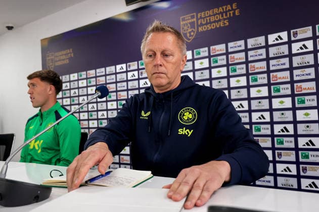 Republic of Ireland press conference, PK, Pressekonferenz Fadil Vokrri Stadium, Pristina, Kosovo 23 9 2026 Manager Heimir Hallgrimsson Heimir Hallgrimsson 23 9 2026  Copyright: xx RB3_1817