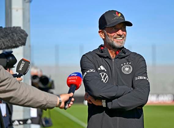 23.09.2026, Fussball DFB-Nationalmannschaft Deutschland, Trainingslager in Herzogenaurach, im Homeground bei ADIDAS, vor den UEFA Nations League Spielen, Trainer Jürgen Klopp (Deutschland) beim Interview