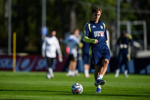 260923 Hampus Skoglund of the Swedish men s national football team at a training session on September 23, 2026 in Stockholm. Photo: Jesper Zerman BILDBYRAN kod JZ JZ0756 fotboll football soccer fotball nations league uefa nations league träning practice training sverige sweden sverige a bbeng Copyright: JESPERxZERMAN BB260923JZ003