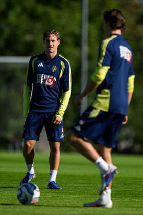 260923 Hampus Skoglund of the Swedish men s national football team at a training session on September 23, 2026 in Stockholm. Photo: Jesper Zerman BILDBYRAN kod JZ JZ0756 fotboll football soccer fotball nations league uefa nations league träning practice training sverige sweden sverige a bbeng Copyright: JESPERxZERMAN BB260923JZ005