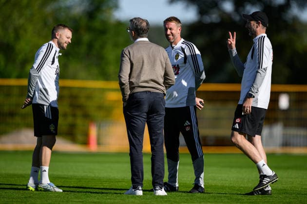 260923 Assistant coach Sebastian Larsson, Head coach Graham Potter, Assistant coach Andreas Georgson and Niclas CarlnÃ n, general secretary, of the Swedish men s national football team at a training session on September 23, 2026 in Stockholm. Photo: Jesper Zerman BILDBYRAN kod JZ JZ0756 fotboll football soccer fotball nations league uefa nations league träning practice training sverige sweden sverige a bbeng Copyright: JESPERxZERMAN BB260923JZ008