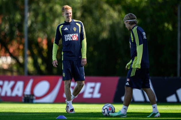 260923 Hugo Larsson of the Swedish men s national football team at a training session on September 23, 2026 in Stockholm. Photo: Jesper Zerman BILDBYRAN kod JZ JZ0756 fotboll football soccer fotball nations league uefa nations league träning practice training sverige sweden sverige a bbeng Copyright: JESPERxZERMAN BB260923JZ010