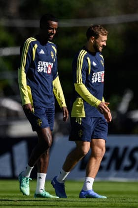 260923 Alexander Isak and Jesper Karlström of the Swedish men s national football team at a training session on September 23, 2026 in Stockholm. Photo: Jesper Zerman BILDBYRAN kod JZ JZ0756 fotboll football soccer fotball nations league uefa nations league träning practice training sverige sweden sverige a bbeng Copyright: JESPERxZERMAN BB260923JZ014