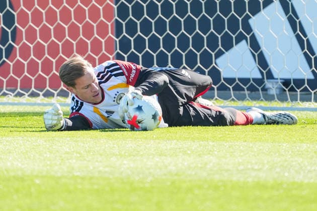 Torwart Marc-Andre ter Stegen (Deutschland Germany) hält den Ball - Herzo Base 23.09.2026: Deutsche Nationalmannschaft Nations League Abschlusstraining Home Ground, HerzoBase, World of Adidas, Herzogenaurach