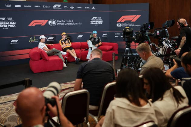 F1 - AZERBAIJAIN GRAND PRIX 2026 PEREZ Sergio (mex), Cadillac F1 Team MAC-26, portrait, PIASTRI Oscar (aus), McLaren F1 Team MCL40, portrait and RUSSELL George (gbr), Mercedes AMG F1 Team W17, portrait press conference, PK, Pressekonferenz during the 2026 Formula 1 Azerbaijan Grand Prix, 15th round of the 2026 Formula One World Championship, WM, Weltmeisterschaft from September 24 to 26, 2026 on the Baku City Circuit, in Baku, Azerbaijan - BakuAzerbaijan Copyright: xEricxAlonsox