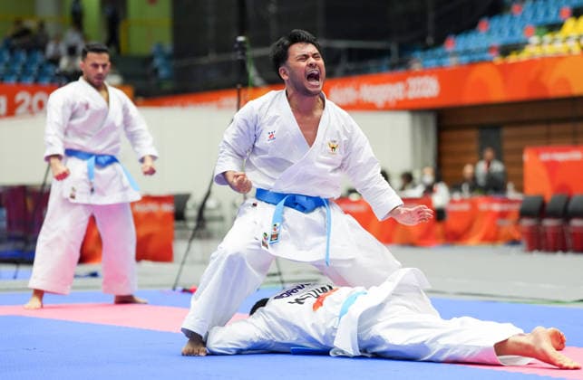 (260923) -- TOYOHASHI, Sept. 23, 2026 -- Team Kuwait perform during the men s team kata final of Karate at the 20th Asian Games Aichi-Nagoya 2026 in Toyohashi of Aichi Prefecture, Japan, Sept. 23, 2026. ) (SP)JAPAN-TOYOHASHI-ASIAN GAMES-KARATE-MEN S TEAM KATA FINAL WangxFei 