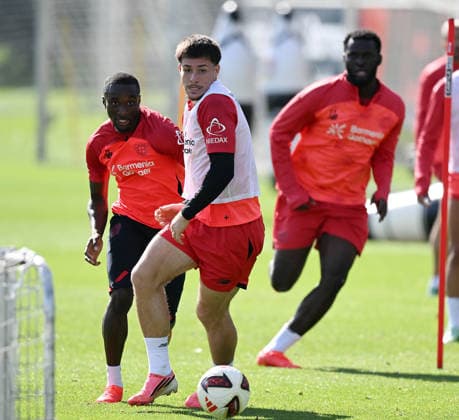 23.09.2026, xophax, Fussball 1.Bundesliga, Bayer 04 Leverkusen. Training in der Länderspielpause. v.l.n.rechts : Moussa Diaby , Dustin Buck , Victor Boniface ( alle Bayer 04 ) Leverkusen