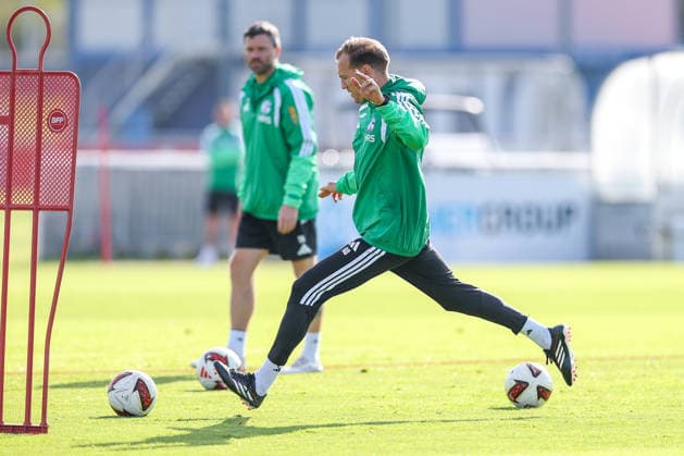 23.09.2026, Fussball, Training des FC Schalke 04. Co-Trainer Adin Osmanbasic (FC Schalke 04) Gelsenkirchen Trainingsgelände FC Schalke 04 NRW Deutschland xRHR-FOTO YYx Copyright: RHR-FOTOx RHR-FOTO YY