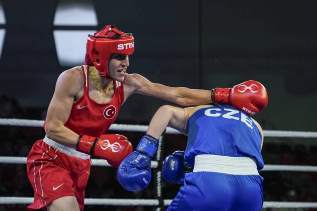 2026 European Boxing Championships SOFIA, BULGARIA - SEPTEMBER 23: Turkish boxer Gizem Ozer (red) competes against Barbora Maxova of the Czech Republic (blue) during their women s 60kg bout at the 2026 European Boxing Championships held at Asics Arena in Sofia, Bulgaria on September 23, 2026. Osmancan Gurdogan Anadolu Sofia Bulgaria. Editorial use only. Please get in touch for any other usage.  Copyright: x2026xAnadoluxOsmancanxGurdoganx