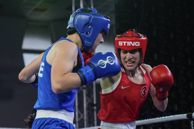 2026 European Boxing Championships SOFIA, BULGARIA - SEPTEMBER 23: Turkish boxer Gizem Ozer (red) competes against Barbora Maxova of the Czech Republic (blue) during their women s 60kg bout at the 2026 European Boxing Championships held at Asics Arena in Sofia, Bulgaria on September 23, 2026. Osmancan Gurdogan Anadolu Sofia Bulgaria. Editorial use only. Please get in touch for any other usage.  Copyright: x2026xAnadoluxOsmancanxGurdoganx
