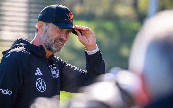 23.09.2026 - Fussball - DFB Deutscher Fussball Bund - Nationalmannschaft Nationalteam Deutschland - Training - - xwoxzix - Jürgen Klopp ( Bundestrainer Deutschland ) in spontanem Interview Mediengespräch