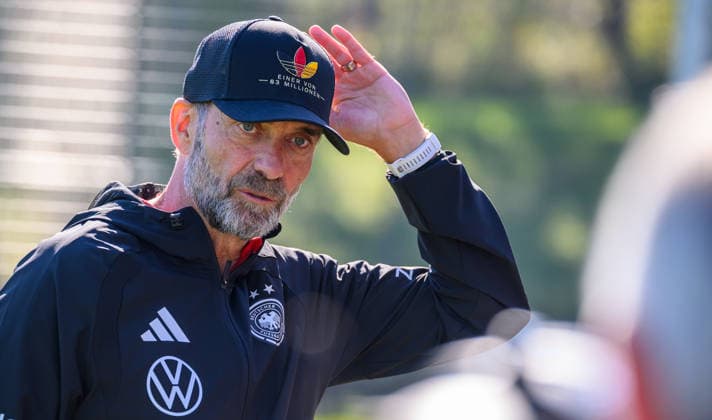 23.09.2026 - Fussball - DFB Deutscher Fussball Bund - Nationalmannschaft Nationalteam Deutschland - Training - - xwoxzix - Jürgen Klopp ( Bundestrainer Deutschland ) in spontanem Interview Mediengespräch