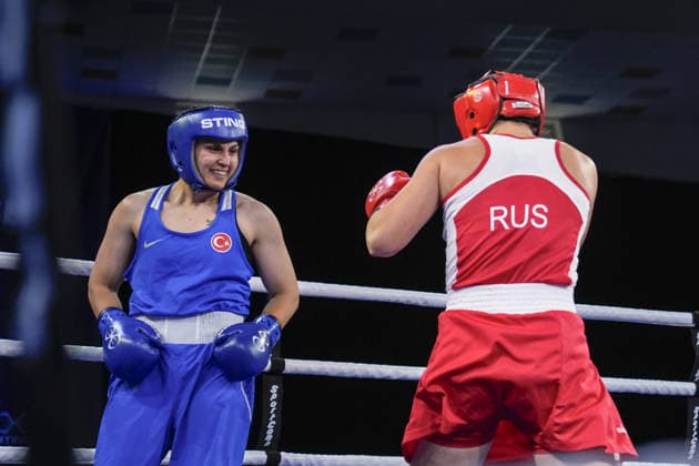 2026 European Boxing Championships SOFIA, BULGARIA - SEPTEMBER 23: Busenaz Surmeneli of Turkiye (blue) in action against Nadezhda Golubeva of Russia (red) during the Women s 70kg category match at the 2026 European Boxing Championships held at the Asics Arena in Sofia, Bulgaria, on September 23, 2026. Osmancan Gurdogan Anadolu Sofia Bulgaria. Editorial use only. Please get in touch for any other usage.  Copyright: x2026xAnadoluxOsmancanxGurdoganx