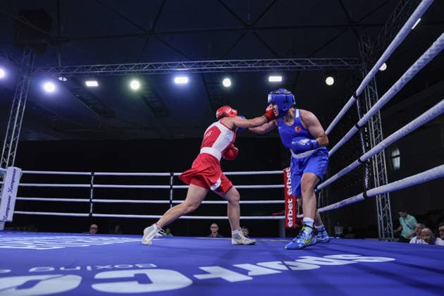 2026 European Boxing Championships SOFIA, BULGARIA - SEPTEMBER 23: Busenaz Surmeneli of Turkiye (blue) in action against Nadezhda Golubeva of Russia (red) during the Women s 70kg category match at the 2026 European Boxing Championships held at the Asics Arena in Sofia, Bulgaria, on September 23, 2026. Osmancan Gurdogan Anadolu Sofia Bulgaria. Editorial use only. Please get in touch for any other usage.  Copyright: x2026xAnadoluxOsmancanxGurdoganx