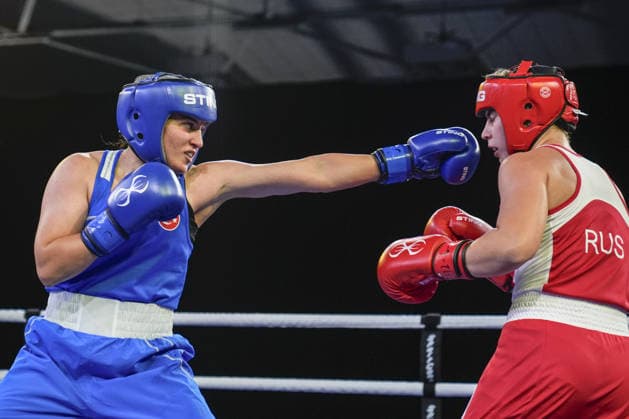 2026 European Boxing Championships SOFIA, BULGARIA - SEPTEMBER 23: Busenaz Surmeneli of Turkiye (blue) in action against Nadezhda Golubeva of Russia (red) during the Women s 70kg category match at the 2026 European Boxing Championships held at the Asics Arena in Sofia, Bulgaria, on September 23, 2026. Osmancan Gurdogan Anadolu Sofia Bulgaria. Editorial use only. Please get in touch for any other usage.  Copyright: x2026xAnadoluxOsmancanxGurdoganx
