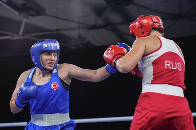 2026 European Boxing Championships SOFIA, BULGARIA - SEPTEMBER 23: Busenaz Surmeneli of Turkiye (blue) in action against Nadezhda Golubeva of Russia (red) during the Women s 70kg category match at the 2026 European Boxing Championships held at the Asics Arena in Sofia, Bulgaria, on September 23, 2026. Osmancan Gurdogan Anadolu Sofia Bulgaria. Editorial use only. Please get in touch for any other usage.  Copyright: x2026xAnadoluxOsmancanxGurdoganx