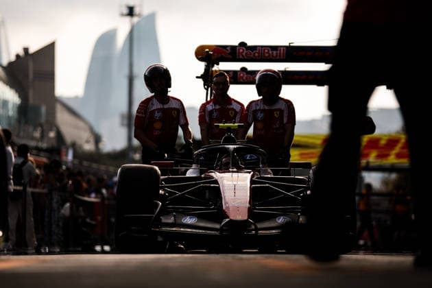 F1 - AZERBAIJAIN GRAND PRIX 2026 Scuderia Ferrari mechanic, mecanicien, mechanics during the 2026 Formula 1 Azerbaijan Grand Prix, 15th round of the 2026 Formula One World Championship, WM, Weltmeisterschaft from September 24 to 26, 2026 on the Baku City Circuit, in Baku, Azerbaijan - BakuAzerbaijan  Copyright: xEricxAlonsox