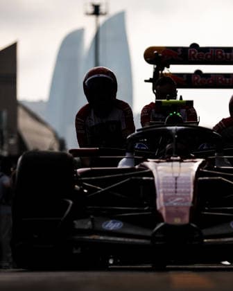 F1 - AZERBAIJAIN GRAND PRIX 2026 Scuderia Ferrari mechanic, mecanicien, mechanics during the 2026 Formula 1 Azerbaijan Grand Prix, 15th round of the 2026 Formula One World Championship, WM, Weltmeisterschaft from September 24 to 26, 2026 on the Baku City Circuit, in Baku, Azerbaijan - BakuAzerbaijan  Copyright: xEricxAlonsox