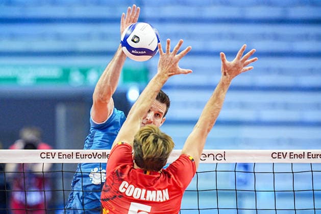 Slovenia s Jan Kozamernik and Belgium s Simon Plaskie in action during the quarter final match of the CEV Enel Eurovolley 2026, between Belgium and Slovenia, at the Palavela in Turin, north west Italy - Wednesday, September 23, 2026. .  Copyright: xMarcoxAlpozzi LaPressex