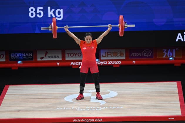 Asian Games 2026 Aichi-Nagoya, Japan Mirabai Chanu won the silver medal in the women™s 49kg weightlifting event at the Aichi-Nagoya Asian Games 2026. She lifted 87kg in the snatch and 111kg in the clean & jerk, for a total of 198kg. Aichi Nagoya Japan Copyright: xSeshadrixSukumarx