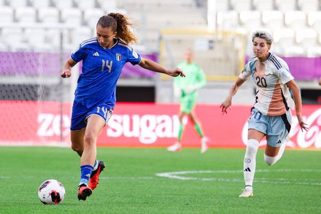 Lodz 23.09.2026. Women s U20 World Cup semifinal match between Italy and Spain in Lodz, Poland --- Mecz Mistrzostw Swiata U20 Kobiet pomiedzy Wlochy a Hiszpania w Lodzi, Polska Persons Shown : Sofia TESTA, Pau COMENDADOR Fot. Mikolaj Barbanell Arena Akcji NEWSPIX.PL --- newspix.pl POLAND OUT! 