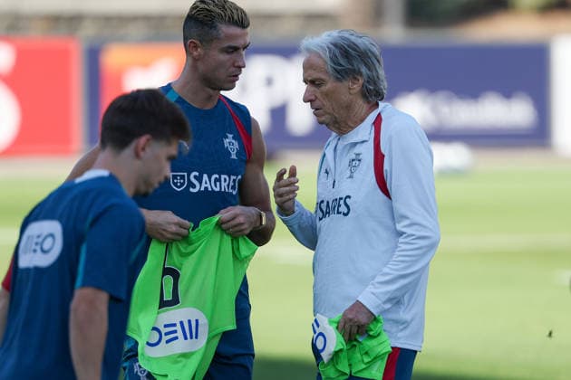Lisbon, Portugal - September 23: Cristiano Ronaldo (Portugal) qnd Portugal s head coach Jorge Jesus (Portugal) during the Training Team Portugal before the UEFA Nations League 2026 27 League Phase Matchday 1 match between Portugal and Wales at Estadio Jose Alvalade in Lisbon, Portugal Copyright: HMBxMedia JoaquimxFerreira