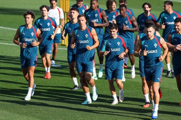 Lisbon, Portugal - September 23: warm-Up Team Portugal, Joao Felix (Portugal), Joao Palhinha (Portugal), Pedro Neto (Portugal), during the Training Team Portugal before the UEFA Nations League 2026 27 League Phase Matchday 1 match between Portugal and Wales at Estadio Jose Alvalade in Lisbon, Portugal Copyright: HMBxMedia JoaquimxFerreira