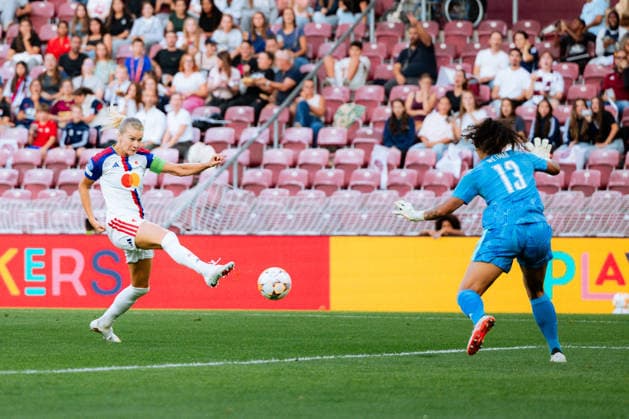 GENEVA, SWITZERLAND, SEPTEMBER 23 : Ada Hegerberg of OL Lyonnes shoots during the UEFA Women s Champions League 2026 27 League Phase MD1 between Servette FC Chênois féminin and OL Lyonnes at Stade de Genève on September 23, 2026 in Geneva, Switzerland. Copyright: xPaulinexFIGUETx xSPPx Sportspressphoto_SPR237606