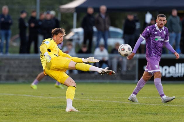 Maurice Merkl (22, TSV Landsberg) beim Spiel zwischen TSV Landsberg v FC Ingolstadt 04, Fussball, Herren, Toto-Pokal, 2026 2027, Viertelfinale am 23.09.2026 in Landsberg am Lech, Sportpark. Bayern Deutschland
