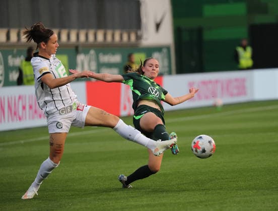 Lilla Sipos (SK Sturm Graz), Smilla Vallotto (VfL Wolfsburg) Fussball, Frauen, Saison 2026 2027, UEFA, Womens Europa Cup Qualifikation, 2.Runde, AOK stadion Wolfsburg, VfL Wolfburg gegen Sturm Graz