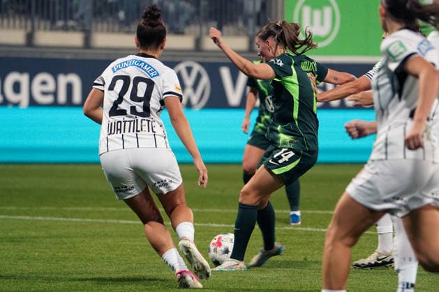 Deutschland: Fussball UEFA Women s Europa Cup 2026 2027, 2. Qualifikationsrunde, Hinspiel - VfL Wolfsburg vs SK Sturm Graz - AOK Stadion (Wolfsburg): Tor zum Smilla Vallotto (VfL Wolfsburg Women, 14) Copyright: xAymanxAlahmedx