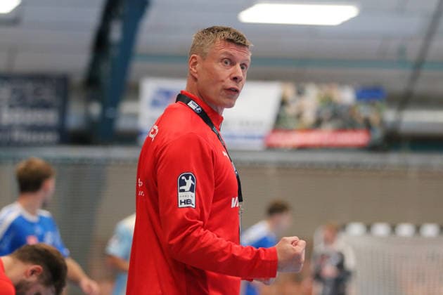 23.09.2026 Handball Herren 2026 2027 DHB-Pokal 2. Runde Dessau-Roßlauer HV 06 - VfL Gummersbach Anhalt Arena Dessau Gudjon Sigurdsson (Gummersbach, Trainer). Dessau-Roßlau Sachsen-Anhalt Deutschland