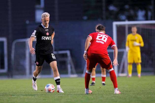 Fußball Testspiel SV Schermbeck - Rot-Weiss Essen am 23.09.2026 In der Volksbank-Arena in Schermbeck Janne Sietan ( Rot-Weiss Essen )