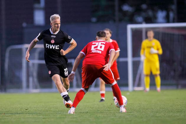 Fußball Testspiel SV Schermbeck - Rot-Weiss Essen am 23.09.2026 In der Volksbank-Arena in Schermbeck Janne Sietan ( Rot-Weiss Essen )