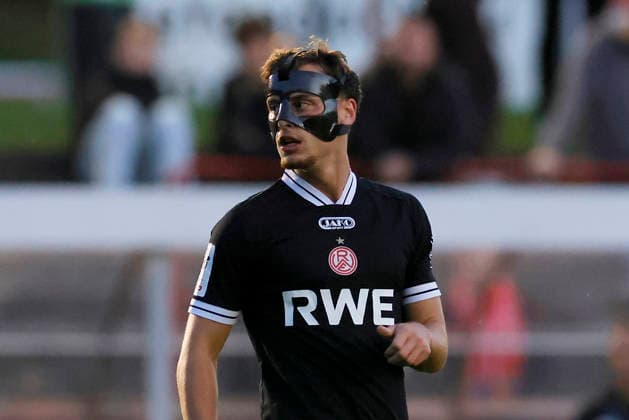 Fußball Testspiel SV Schermbeck - Rot-Weiss Essen am 23.09.2026 In der Volksbank-Arena in Schermbeck Marvin Obuz ( Rot-Weiss Essen )