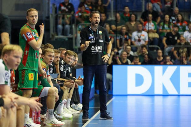 23.09.2026, xgox, Handball - DHB Pokal 2. Runde SC Magdeburg - HSG Wetzlar emspor, v.l. Bennet Wiegert (Magdeburg, Trainer) Jubel, Torjubel, jubelt ueber das Tor, celebrate the goal, celebration Magdeburg