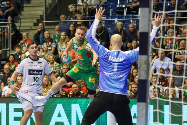 23.09.2026, xgox, Handball - DHB Pokal 2. Runde SC Magdeburg - HSG Wetzlar emspor, v.l. Lukas Mertens (Magdeburg, 22) wirft Tor, Torschuetze, erzielt Tor, Treffer, scores the goal Magdeburg