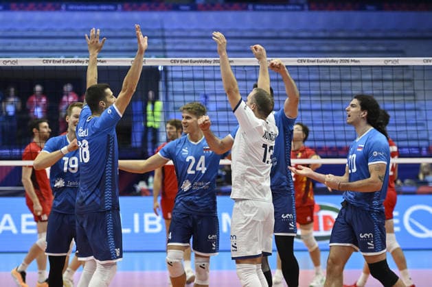 IPA88877486 - Turin, Italy, September 23, 2026, Palavela, Turin—CEV Eurovolley Men 2026 Round of 16: The Slovenian team celebrates its victory during the CEV Eurovolley Men 2026 match between Slovenia and Belgium, which ended 3–1, in Turin at Palavela  Copyright: xTonelloxAbozzi IPAxSportx xx IPA88877486