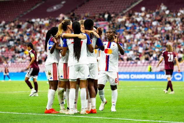 GENEVA, SWITZERLAND, SEPTEMBER 23 : Marie-Antoinette Katoto of OL Lyonnes celebrates teammates after scoring her team s second goal during the UEFA Women s Champions League 2026 27 League Phase MD1 between Servette FC Chênois féminin and OL Lyonnes at Stade de Genève on September 23, 2026 in Geneva, Switzerland. Copyright: xPaulinexFIGUETx xSPPx Sportspressphoto_SPR237708