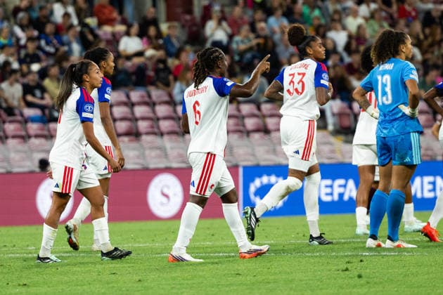 GENEVA, SWITZERLAND, SEPTEMBER 23 : Melchie Dumornay of OL Lyonnes celebrates with teammates after scoring her team s sixth goal during the UEFA Women s Champions League 2026 27 League Phase MD1 between Servette FC Chênois féminin and OL Lyonnes at Stade de Genève on September 23, 2026 in Geneva, Switzerland. Copyright: xPaulinexFIGUETx xSPPx Sportspressphoto_SPR237732