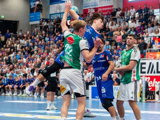 Magnus Grupe (HBW Balingen-Weilstetten 8), Marian Michalczik (TSV Hannover-Burgdorf 22), HBW Balingen-Weilstetten vs. TSV Hannover-Burgdorf, Handball, DHB-Pokal, 2. Runde, Saison 2026 2027, 23.09.2026, HBW Balingen-Weilstetten vs. TSV Hannover-Burgdorf, Handball, DHB-Pokal, 2. Runde, Saison 2026 2027, 23.09.2026 Balingen Copyright: xEibner-Pressefoto FlorianxSchustx EP_FSU