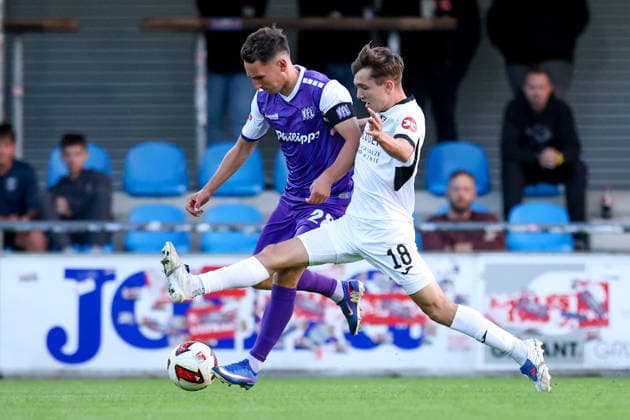 2026.09.23, xkwix, Fußball, Testspiel, SC Wiedenbrück - VfL Osnabrück, Jahnstadion, Testspiel, Saison 2026 2027: Konrad Faber (VfL Osnabrueck 28) im Zweikampf gegen Timo Arnold Kondziella (SC Wiedenbrueck 18) DFB regulations prohibit any use of photographs as image sequences and or quasi-video. Photo: xKamilxWilkowskixPressefotoKochx Nordrhein-Westfalen Deutschland