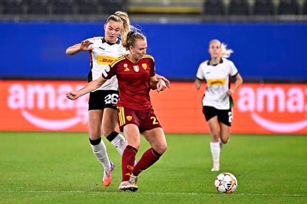 OH Leuven v AS Roma - UEFA Women s Champions League LEUVEN, BELGIUM - SEPTEMBER 23 : Dekker Isabella forward of OH Leuven during the UEFA Women s Champions League 2026 27 League Phase MD1 match between OH Leuven and AS Roma on September 23, 2026 in Leuven, Belgium, 23 09 2026 Leuven Belgium  Copyright: xTomasxSiskx