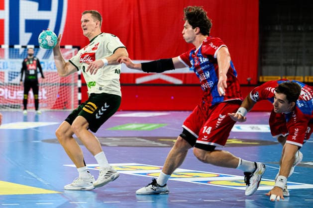 Bietigheim: HBL - 26 27 - DHB-Pokal - SG BBM Bietigheim - GWD Minden Karolis Antanavicius (Minden), Fynn Nicolaus (Bietigheim) Bietigheim-Bissingen Egetrans Arena Baden-Württemberg Deutschland