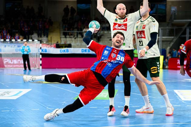 Bietigheim: HBL - 26 27 - DHB-Pokal - SG BBM Bietigheim - GWD Minden Jonathan Fischer (Bietigheim), Alexander Weck (Minden) Bietigheim-Bissingen Egetrans Arena Baden-Württemberg Deutschland