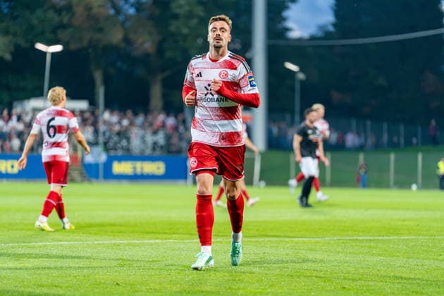 Philipp Foerster (Fortuna Düsseldorf, 10) laeuft zum Eckball Fortuna Duesseldorf vs. Schwarz-Weiss Alstaden, Fussball, Niederrheinpokal, 2.Runde, Saison 2026 27, 23.09.2026, DFL REGULATIONS PROHIBIT ANY USE OF PHOTOGRAPHS AS IMAGE SEQUENCES AND OR QUASI-VIDEO, Fortuna Duesseldorf vs. Schwarz-Weiss Alstaden, Fussball, Niederrheinpokal, 2.Runde, Saison 2026 27, 23.09.2026 Düsseldorf Copyright: xEibner-Pressefoto LukasxBaldygax EP_LBA