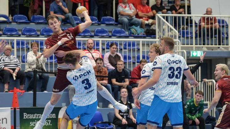 Essen: Tusem Essen - 1. VfL Potsdam ** NUR FÜR REDAKTIONELLE ZWECKE ** EDITORIAL USE ONLY **<p>Maximilian Hejny (64, TuSEM Essen) im Spiel Tusem Essen (rot) gegen 1. VfL Potsdam (weiss) am Mittwoch, den 23. September 2026, in der Sporthalle Am Hallo in Essen. Deutschland NRW Essen Copyright: UwexErnst